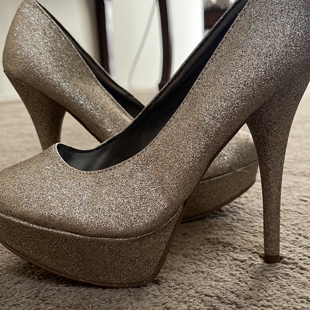 Never worn nude/gold high heels